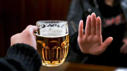 Beneficiile provocării Dry January: Ce se întâmplă când renunți la alcool pentru o lună, conform oamenilor de știință
