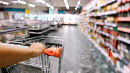 Salarii de peste 7.000 de lei într-un supermarket din Brașov, dar nu găsește angajați. Gigantul care a fost nevoit să amâne deschiderea un magazin