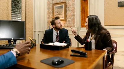 Cât costă un avocat pentru o succesiune în instanţă, în 2025. Răspunsul clar primit din partea oficialilor