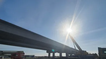 Cele mai recente imagini de pe A7 Autostrada Moldovei. S-au montat deja grinzile din beton pe un pod important de pe tronsonul Ploieşti - Buzău