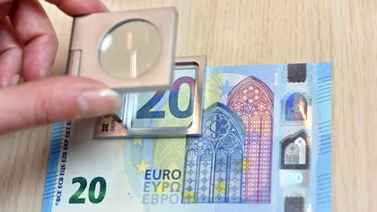 Noi bani falşi circulă în România. Poţi fi amendat dacă plăteşti cu ei, cum îţi dai seama că ai fost păcălit