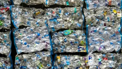 Se dau 1.000 de lei pentru românii care reciclează ambalaje SGR. La ce număr de sticle primeşti suma