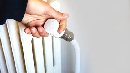 Cum creşti temperatura în locuinţă fără a umbla la termostat. Obiectul de 50 de lei care îţi oferă confort pe timp de ger