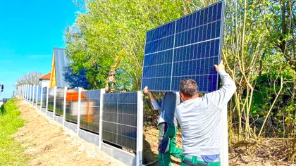 Gardul din panouri solare, soluția revoluționară care îți scade factura și rezolvă problema facturilor. Costă și mai puțin