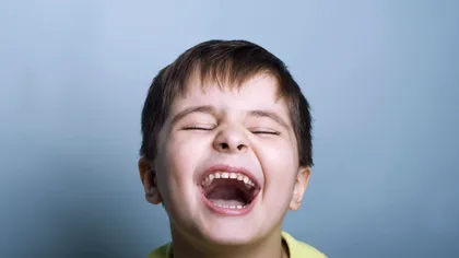 Râsul, terapia naturală a corpului și minții: ce spun cercetătorii