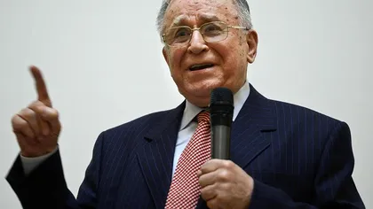 Ion Iliescu împlineşte 95 de ani. Cum arăta fostul preşedinte la ultima apariţie în public. Ce spune despre glumele de pe internet: ”Speranţa moare ultima”