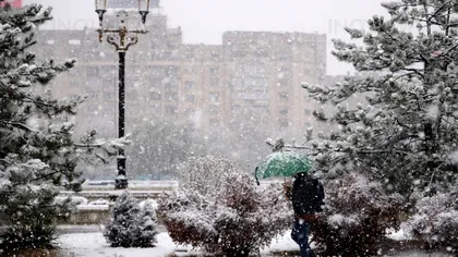 Ninsori în Bucureşti, în luna martie. Toţi aşteptau primăvara, însă iarna nu se dă bătută. Când va fi iar zăpadă în Capitală