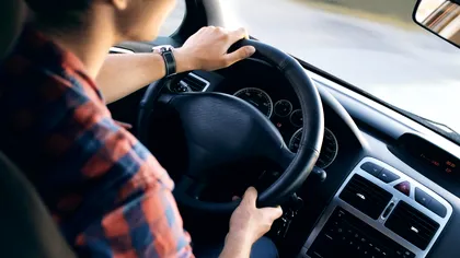 Problemele de vedere care te pot lăsa fără permisul auto. Bolile pentru care nu se poate reînnoi carnetul de șofer