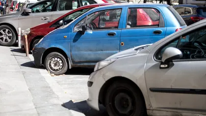 O nouă lovitură pentru românii cu mașini vechi, peste 10 ani. Decizia de la Bruxelles sancționează șoferii de diesel cu peste 150.000 de kilometri