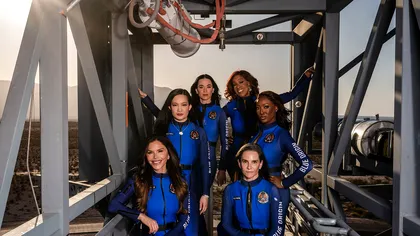 Katy Perry și alte cinci femei ajung la „marginea spațiului” cu Blue Origin. Dar când devii cu adevărat astronaut