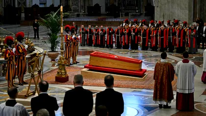 Ce a apărut pe cerul din Roma, la înmormântarea Papei Francisc. Oamenii cred că a fost un semn divin