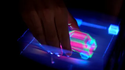 Pentru prima dată, hologramele 3D pot fi atinse și manipulate – exact ca în filmele SF