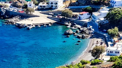 Insula din Grecia unde te simți ca în Mykonos, dar prețurile sunt mult mai mici. Peisajele sunt absolut superbe, iar apa este turcoaz