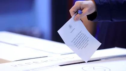 Românii cu buletine electronice, reguli noi la vot. Ce trebuie să știi înainte de alegeri