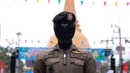 Acesta este robotul-polițist cu inteligență artificială trimis să patruleze pe străzile din Thailanda, dar are o mare problemă