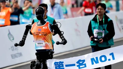 Roboții umanoizi din China au alergat primul semi-maraton din lume. Ce clasament au ocupat și ce concluzie tragem