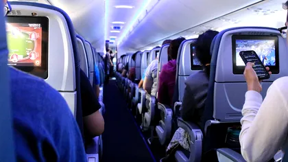 De ce să nu porţi blugi, şapcă sau sandale în avion? Sfaturile esenţiale pentru un zbor fără probleme