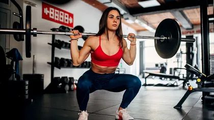 Riscurile la care te expui când faci genuflexiuni: Când fitness-ul devine periculos