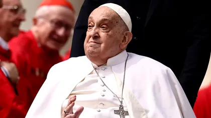 VIDEO | Paștele, altfel la Vatican: Papa Francisc, vizibil slăbit, face un gest surprinzător în fața miilor de credincioși adunați