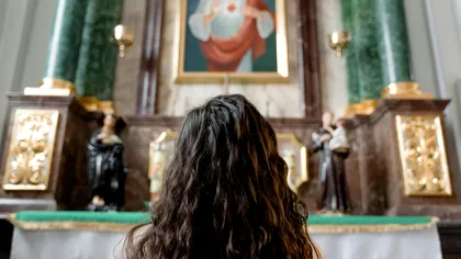 Papa femeie care ar fi condus din umbră Vaticanul. Ce spun cronicile și ce neagă Vaticanul despre Papa Ioana