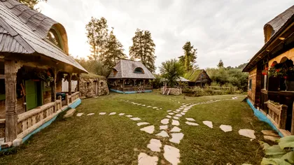 Bucată de sat tradțional restaurat din Maramureș: Un colț de rai într-un ansamblu de vis