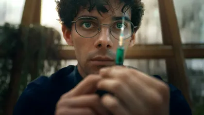 Serialul de pe Netflix care pare un fel de Dexter „luat de pe Temu”: De ce te-ai uita, totuși, la The Gardener
