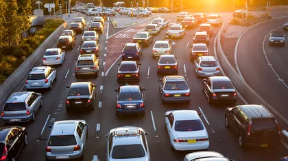 Fenomenul care ne înnebunește zilnic: traficul fără vinovați