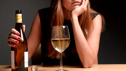 Ce spun medicii psihiatri despre consumul de alcool și droguri din societatea românească. Fenomenul grav care se răspândește ca o epidemie
