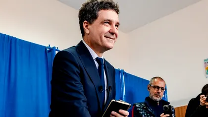Nicușor Dan, fotografie emoționantă în ziua alegerilor. Românii l-au felicitat pentru alegere