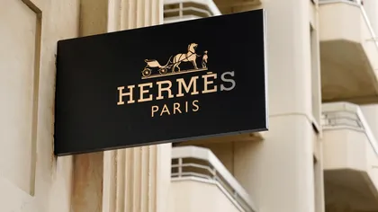 Povestea brandului Hermes. De la copilul orfan șelar din atelierul de tăbăcit pielea la o dinastie de lux și unul dintre cele mai grele nume în modă