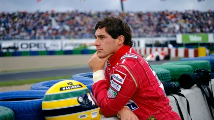 S-a îndrăgostit de mașini la 4 ani și mima că șofează tractoarele de la ferma tatălui său. Povestea pilotului Ayrton Senna, triplu campion mondial F1, o moarte violentă și gloria eternă