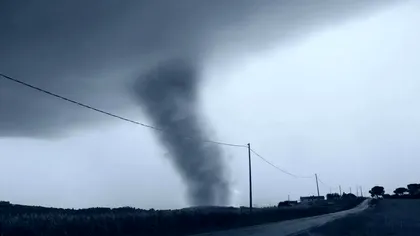 Tornadă în România. Zona în care s-a format, imaginile au speriat românii