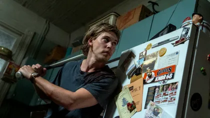 Zoë Kravitz și Austin Butler, prinși într-o cursă cu gangsteri în „Caught Stealing”. Când vezi filmul la cinema?
