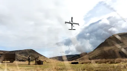 S-a lansat un nou model de dronă de atac controlată prin inteligență artificială. Ce știe să facă „jucăria” militară