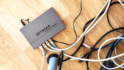 Locul în care să pui routerul ca să ai semnal Wi-Fi mai bun în toată casa. Nu-l ține niciodată lângă aceste obiecte