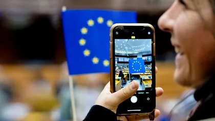 Începând cu 20 iunie, UE forțează producătorii: telefonul tău trebuie să reziste la 800 de încărcări, să fie mai durabil și să primească update-uri ani la rând. Ce alte obligații mai au