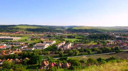 Oraşul din România care renaşte. E considerat mica Romă a ţării noastre şi atrage din ce în ce mai mulţi turişti străini