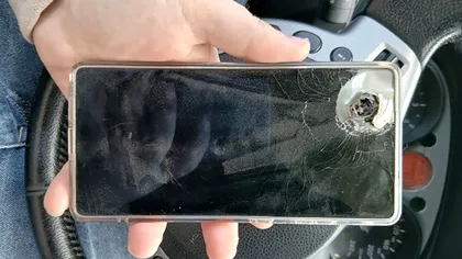 Soldat ucrainean salvat dintr-o explozie de telefonul mobil. Detaliul tehnic care a contat