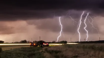 Ce trebuie să faci pe timp de furtună pentru a fi în siguranţă? Regula de salvare 30/30 pe care oricine trebuie să o ştie