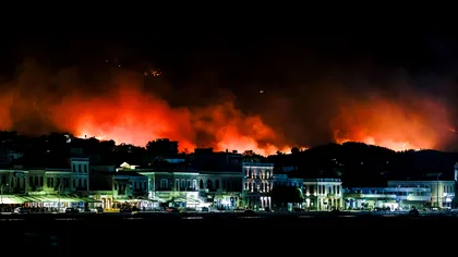 Incendii devastatoare în Grecia, în plin sezon turistic. 16 localități au fost evacuate de urgență. Ce spun autoritățile elene