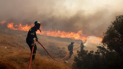 Au început incendiile în Grecia. Zonele evacuate deja, turiştii trebuie să fie informaţi în orice moment