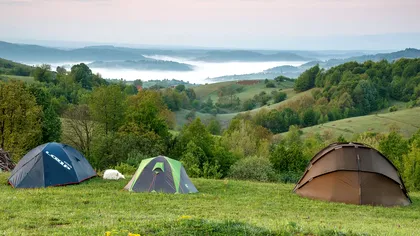 Cine era turistul găsit mort în cortul său, în Munţii Apuseni. Bărbatul stătea într-o zonă izolată, sub vârful Poieniţa