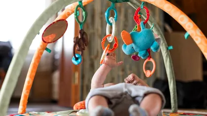 Cum arată la un an cel mai mic bebeluş născut vreodată. Cântărea mai puţin decât un grepfrut la naştere, medicii nu îi dădeau mari şanse