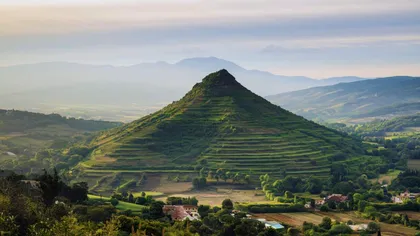 Descoperirea care ar putea da peste cap tot ceea ce se știa despre această piramidă din Indonezia. Gunung Padang ar avea, de fapt, 25.000 de ani