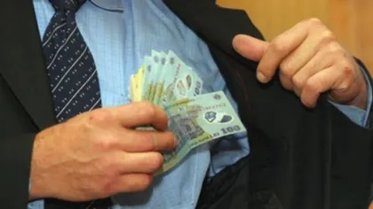 Acum ori niciodată! Șefii mai multor companii de stat și-au mărit indemnizațiile în ultimele zile. „Au crescut de la 2.200 la 15.500 de lei. La Romarm, s-au majorat de la 6.500 la aproape 20 de mii de lei”
