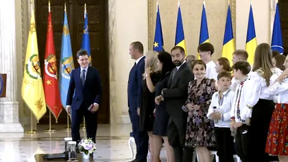 Nicușor Dan îi sfătuiește pe tineri să nu plece din țară după liceu. „Primii ani de studii te leagă afectiv de România”