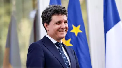Președintele Nicușor Dan, surprins împreună cu fiica lui într-un zbor low cost luni seară. Detaliul care i-a surprins pe pasageri