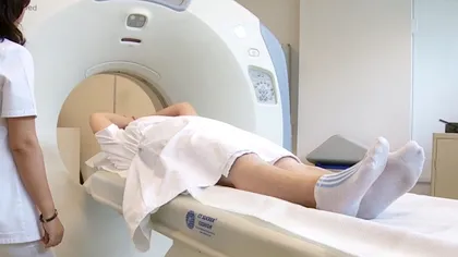 Un bărbat a intrat cu un lănţişor metalic la gât să facă un RMN, nerespectând regulile impuse de medici. Ce a păţit în câteva minute l-a speriat, a ajuns de urgenţă la spital