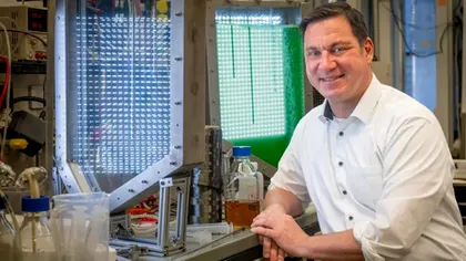 Avionul din alge: invenția verde care promite să revoluționeze industria materialelor ultra-rezistente
