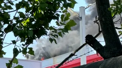 Incendiu puternic într-un mall din București. Zece autospeciale și cinci echipaje SMURD, trimise de urgență la AFI Cotroceni